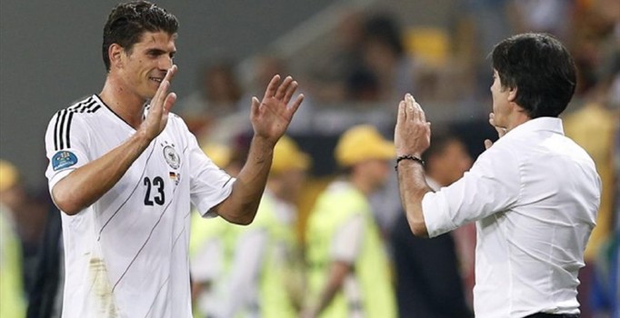 Löw: Beşiktaş'ta kal Mario Gomez