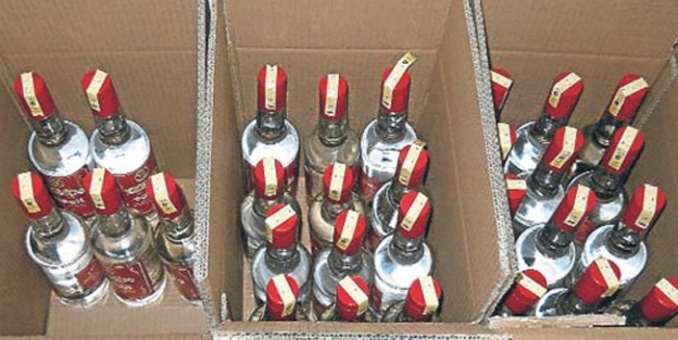 LPG tankına gizlenmiş kaçak içkiler ele geçirildi