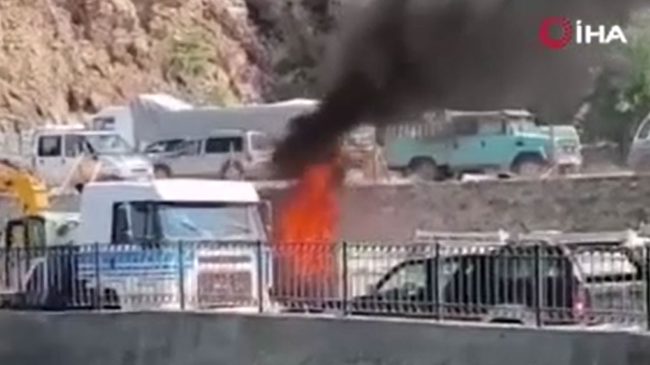 LPG’li otomobil alevlere teslim oldu! O anlar kamerada