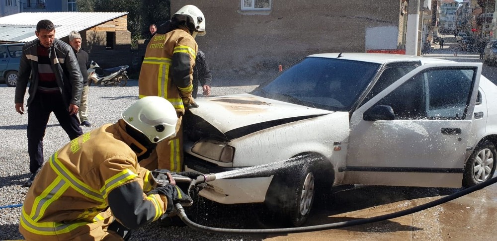 LPG’li otomobil yandı 