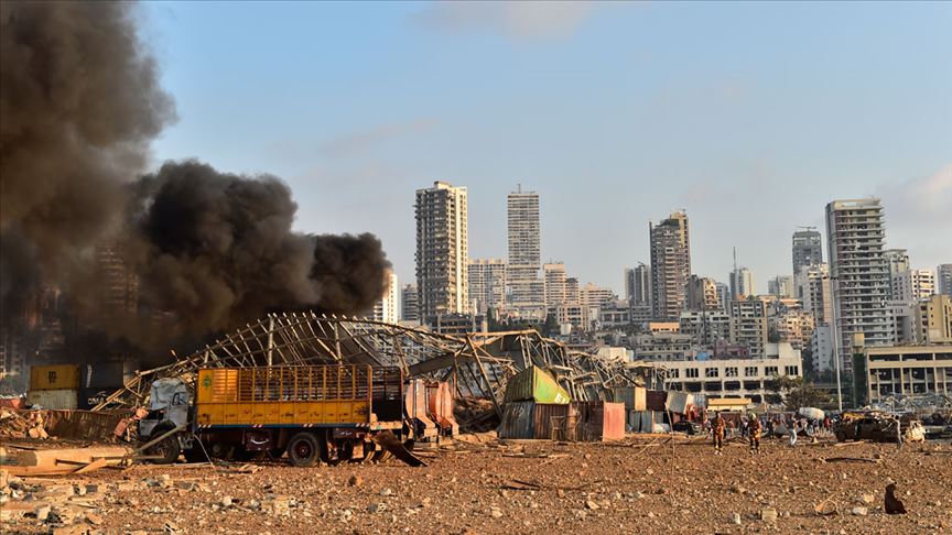 Lübnan Elektrik Kurumu merkez binası patlama sonucu tamamen yıkıldı