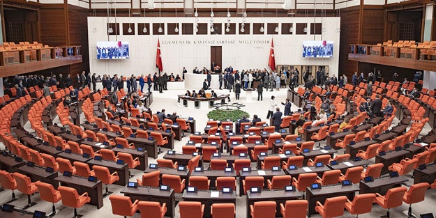 Lübnan tezkeresi mecliste kabul edildi