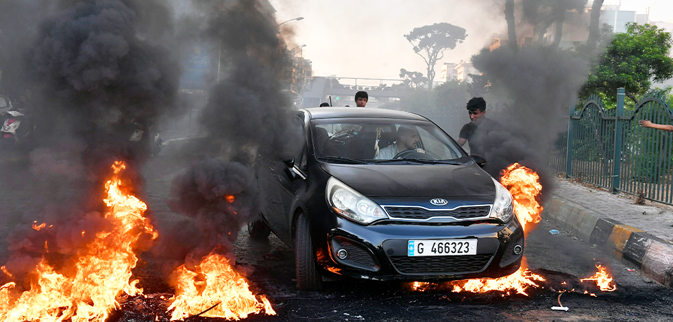 Lübnan’da hayat pahalılığı ve doların yükselişi protesto edildi