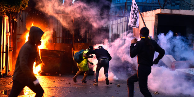 Lübnan'da protestolar büyüyor: 115 yaralı