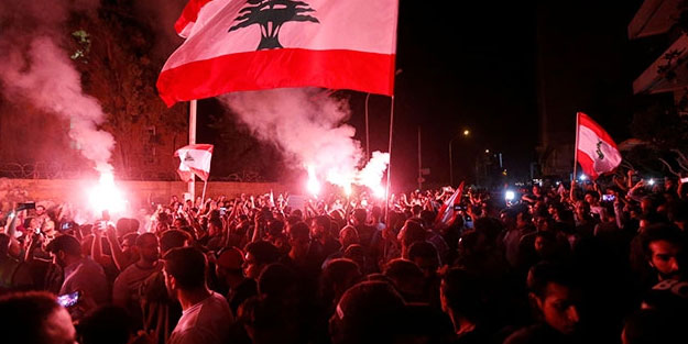 Lübnan'da sular durulmuyor! Ölü ve yüzlerce yaralı var