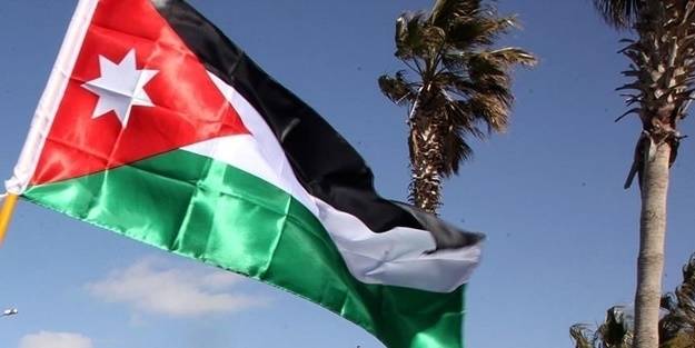 Lübnan'da uçak düştü: Ölüler var