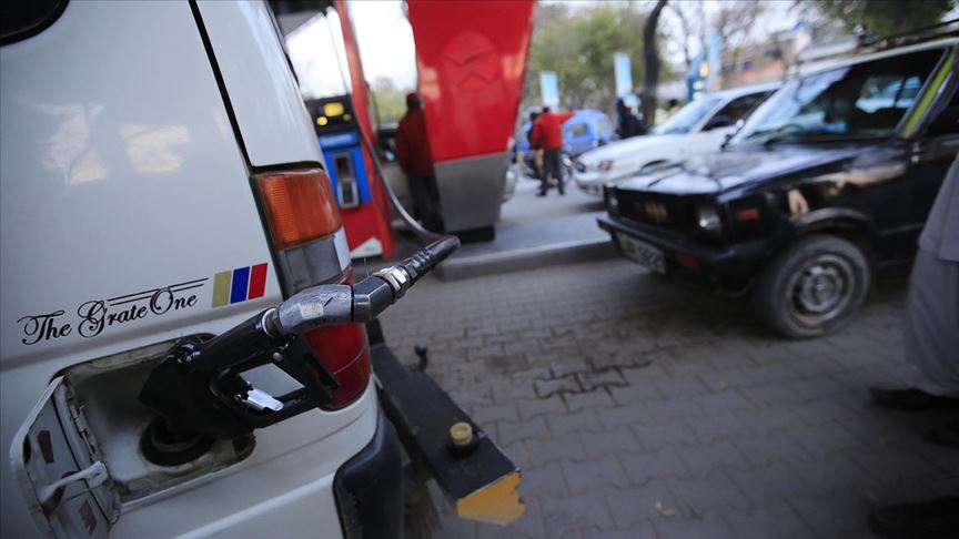 Lübnan'daki akaryakıt istasyonları grevi askıya alındı