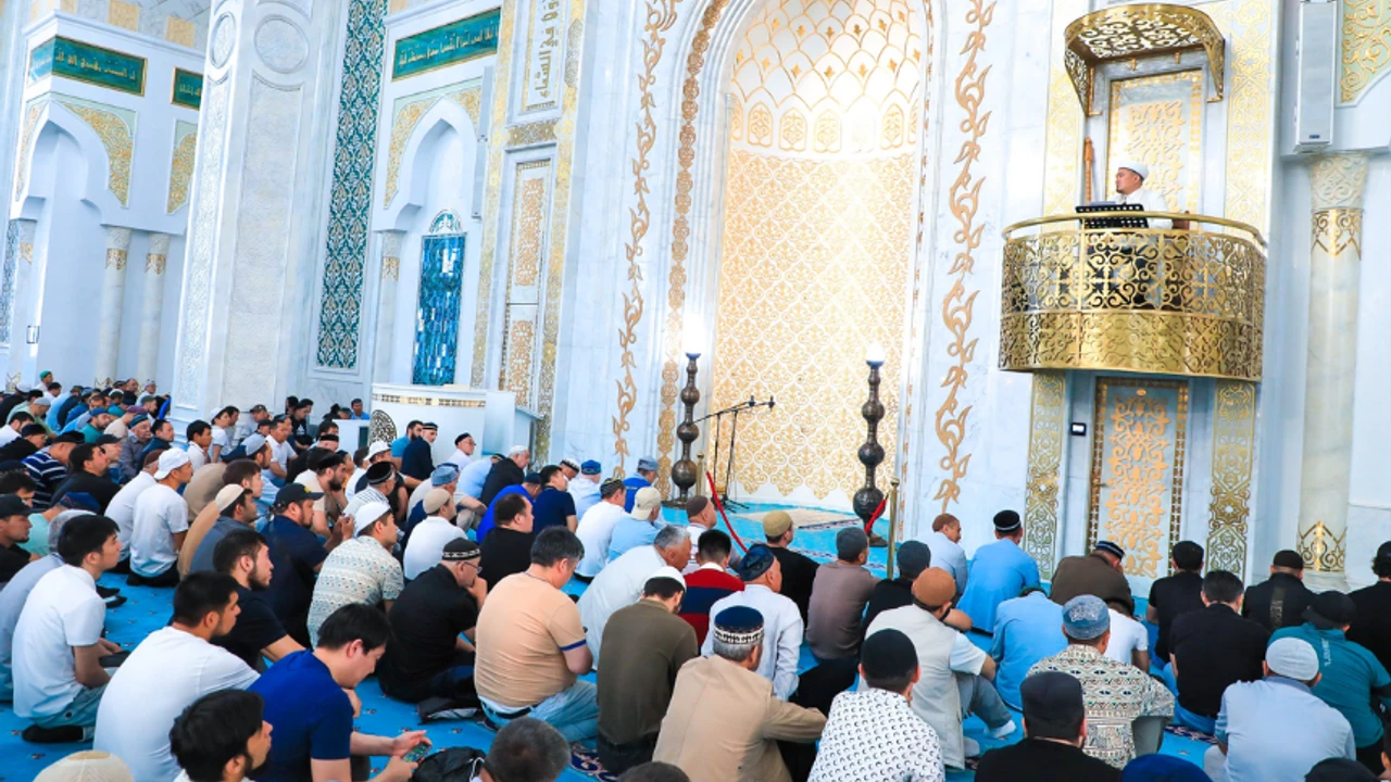 Lübnan'daki cuma hutbelerinin konusu Esed rejiminin çöküşü oldu