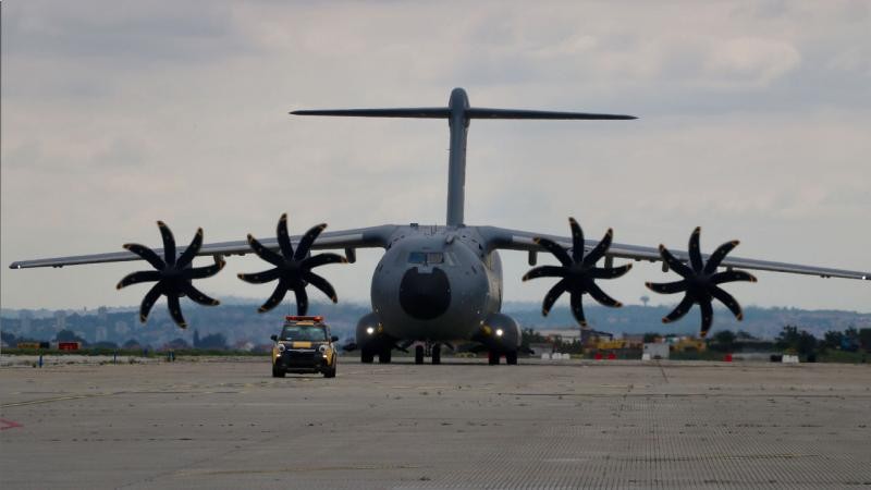 Lübnan'daki Türk vatandaşlarının tahliyesi için...