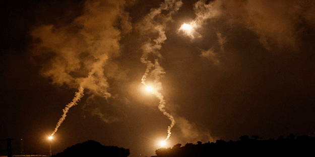 Lübnan'dan İsrail'e art arda füzeler fırlatıldı!