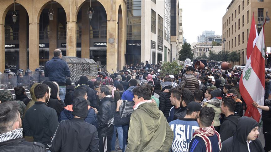 Lübnanlılardan ekonomik kriz protestosu