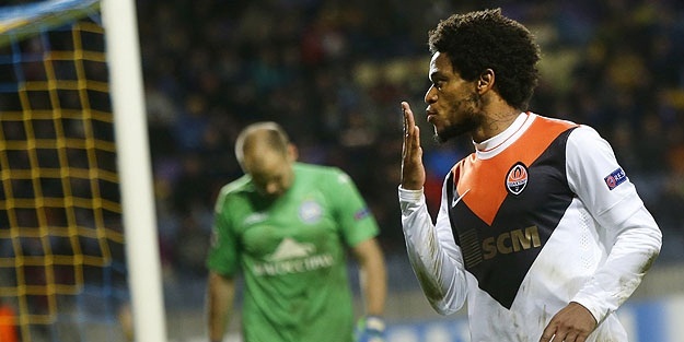 Luiz Adriano'nun menajerinden transfer açıklaması