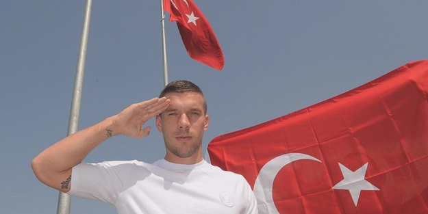 Lukas Podolski, Galatasaray taraftarını unutamıyor