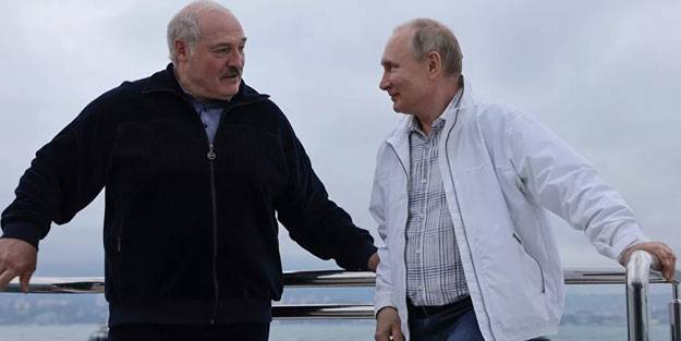 Lukaşenko ve Putin'den denizde tekne turu