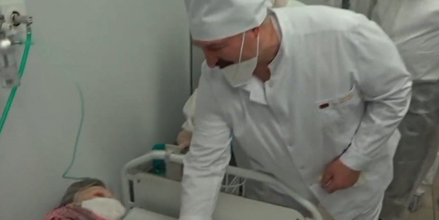 Lukaşenko'nun hastanedeki görüntüleri olay oldu