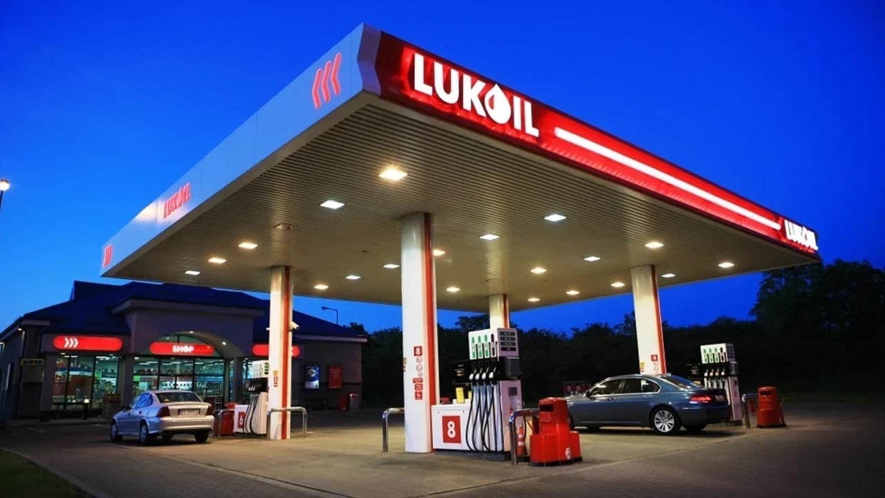 Lukoil, varlıklarını Amerikan şirket Carlyle’ye satmak için anlaşma yaptı Önce yaptırım sonra mala çökme