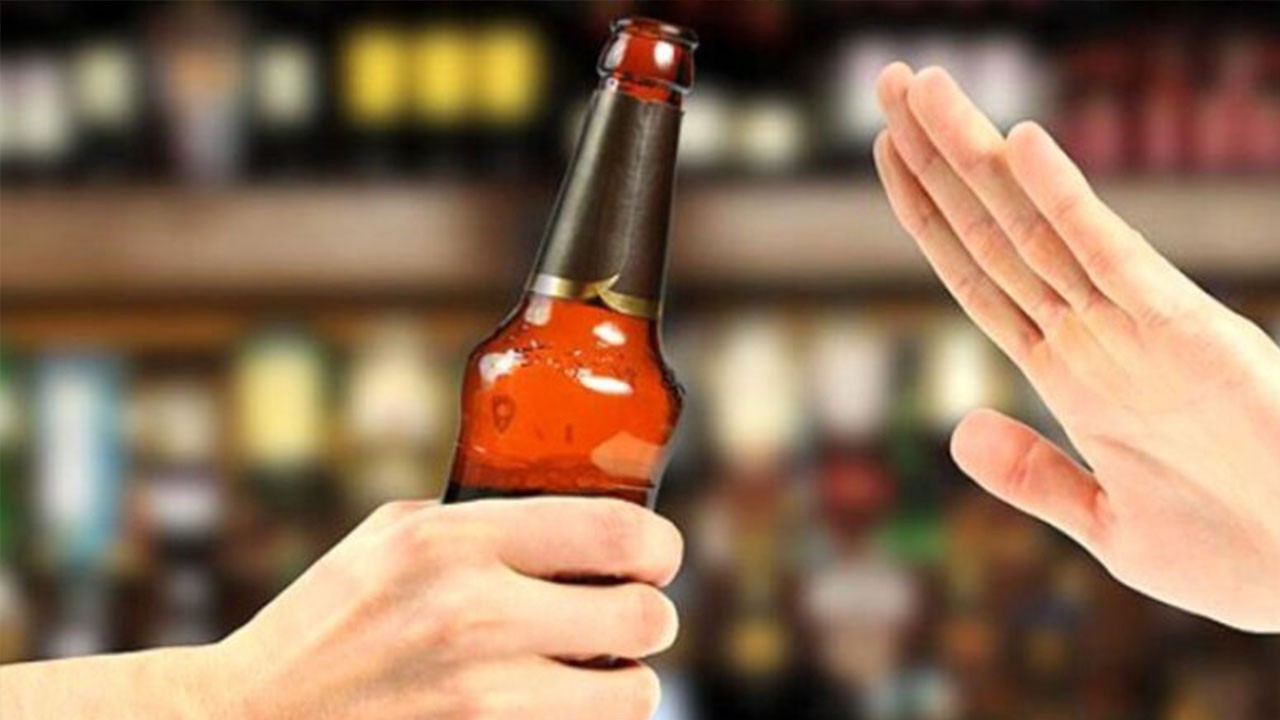 Yunanistan'da lüks otelde içecek skandalı! Alkol yerine deterjan içirdiler! İşte alkolün zararları yine ortada