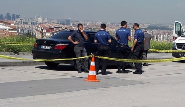 Lüks otomobilde sır ölüm
