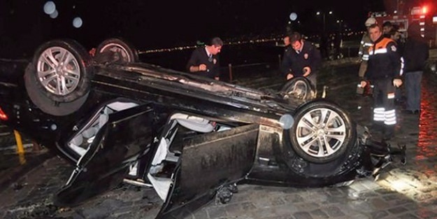 Lüks otomobilde Sunroof faciası!