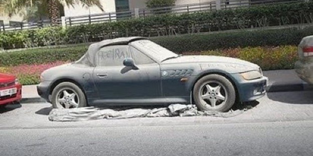 Lüks otomobiller çürümeye terk edildi!