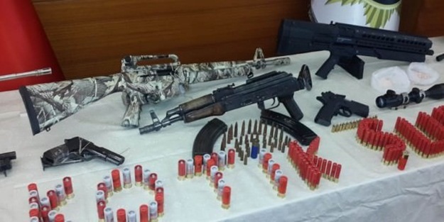 Lüks villadan cephanelik çıktı