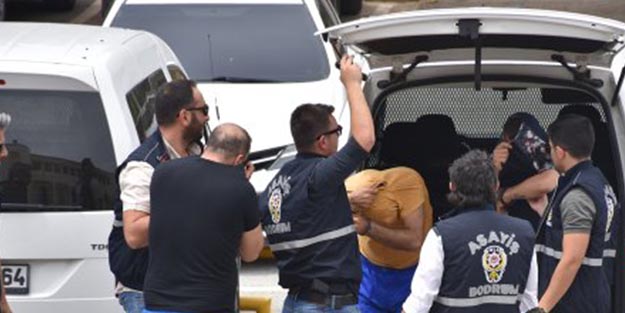 Lüks villalardan sadece bir tek şey çalıyorlar!