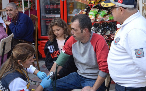 Lüleburgaz ilçesinde kahraman baba! Alevlerin içine dalıp...
