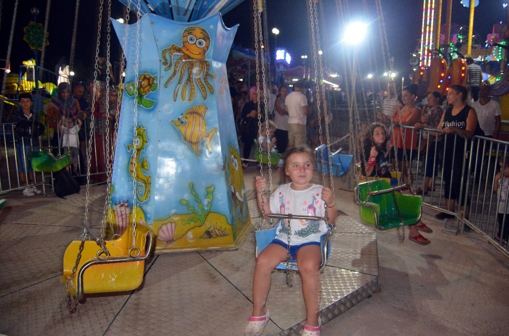 Lunaparklara bayram geldi 