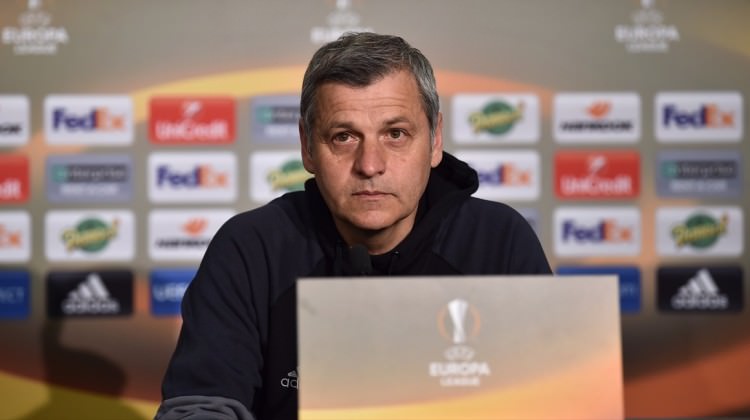 Lyon hocası Genesio tur için yüzde verdi!