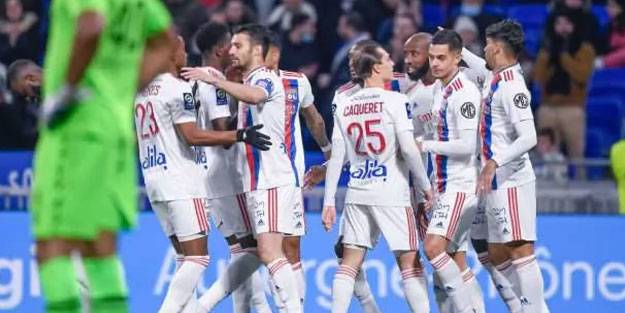 Lyon kendi evinde Nice'i 2 golle geçti!
