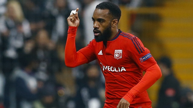 Lyon'da Lacazette sakatlandı