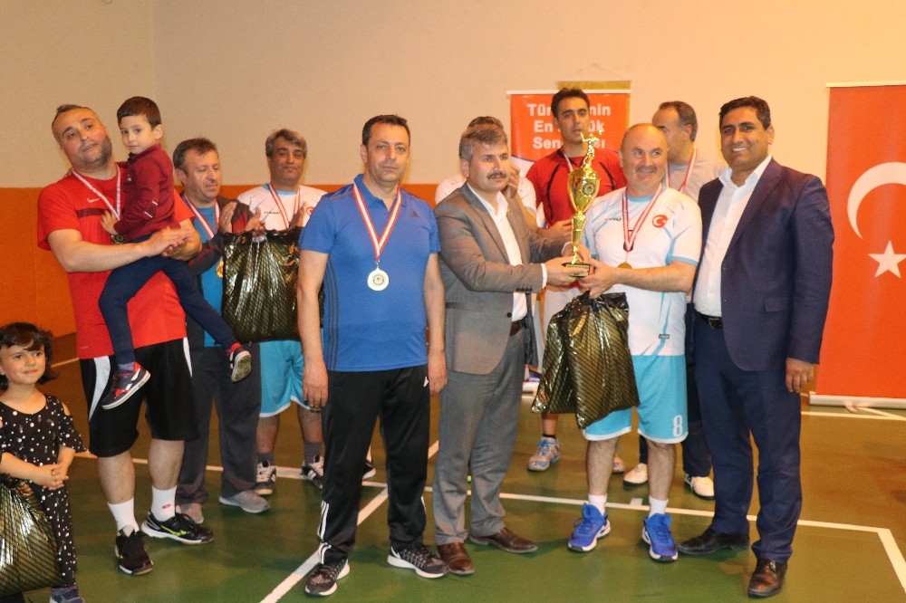 M. Akif İnan Voleybol Turnuvası sona erdi 