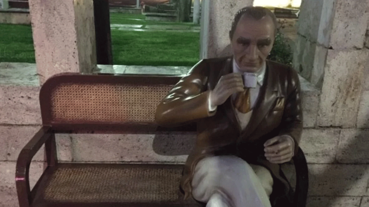 M. Kemal heykeli apar topar kaldırıldı! Tek eserleri heykel ama onu da beceremediler