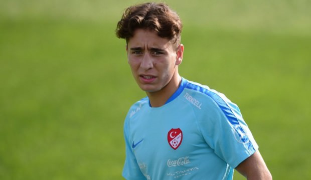 Maç anında Emre Mor'dan tepki çeken paylaşım