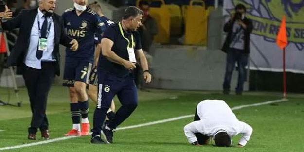 Maç bitti Belözoğlu secdeye gitti