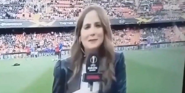 Maç öncesi kadın muhabirin talihsiz anı!
