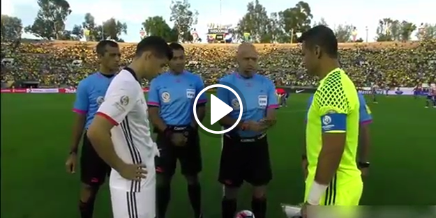 Maç öncesi milyonda bir olacak olay