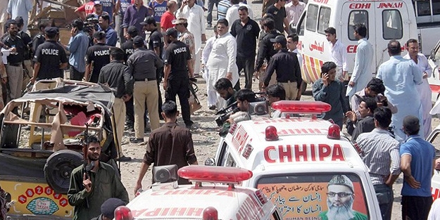 Maç sırasında bombalı saldırı!