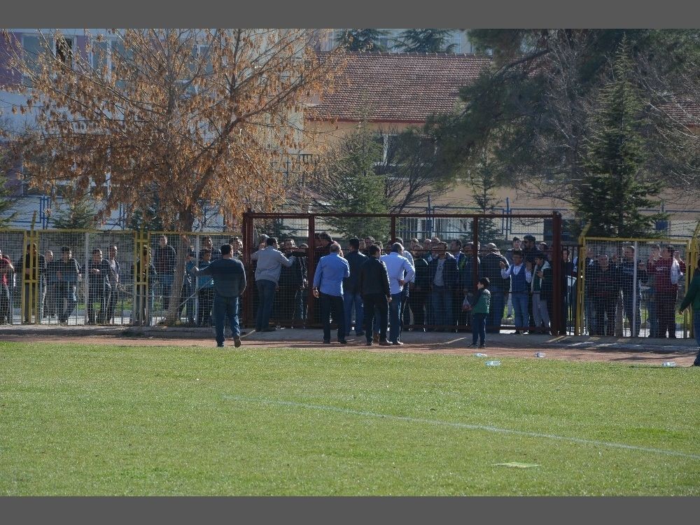 Maç sonu gerginliğe polis ve TOMA müdahalesi