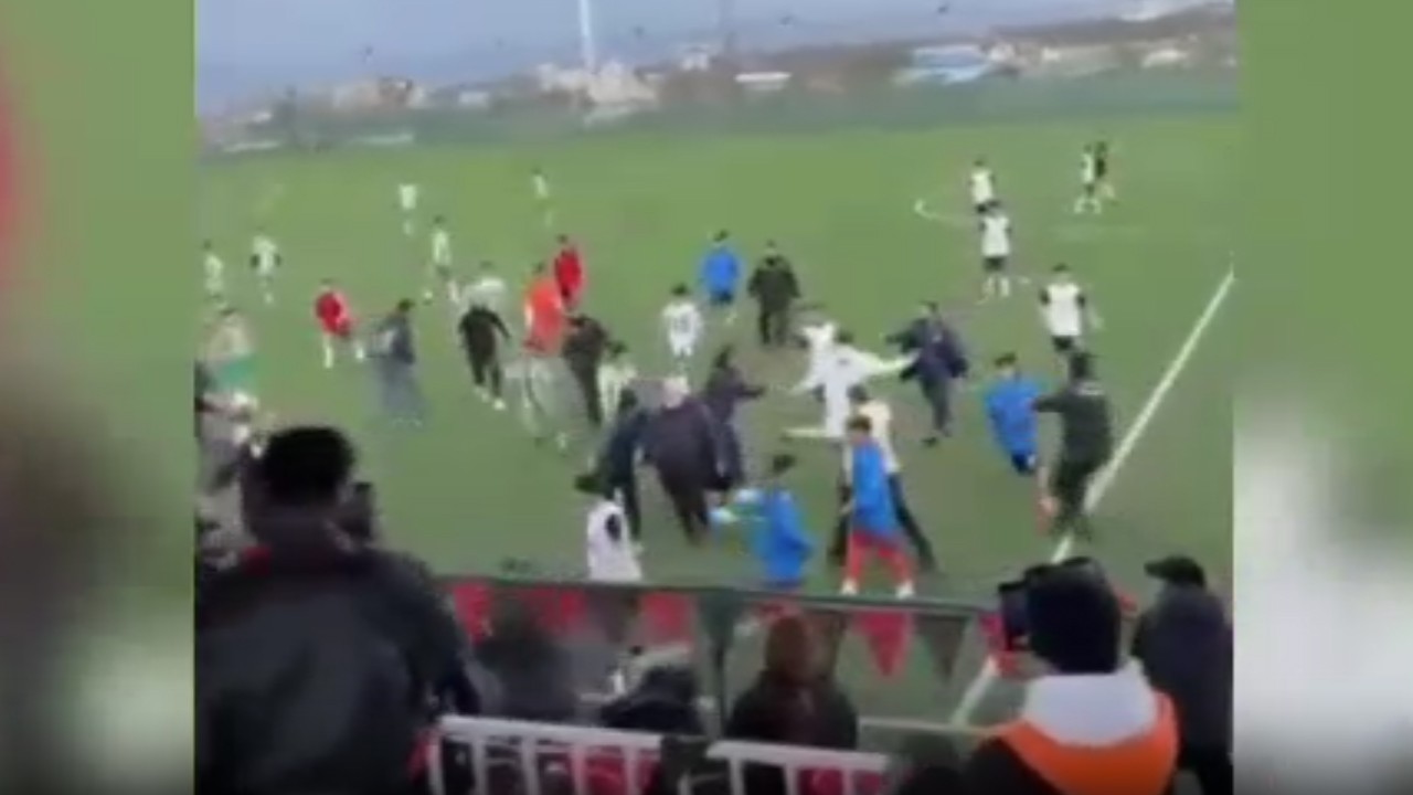 Maç sonu tekmeli yumruklu kavga Sporda şiddet U-14 Ligi'ne bulaştı