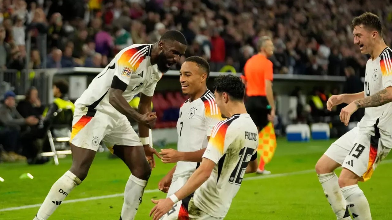 Almanya, Hollanda maçı yapıldı! Rakibi golü yedi! Rakibi oradan oraya savurdu