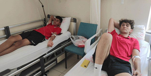 Maça saatler kala 15 oyuncu zehirlendi!