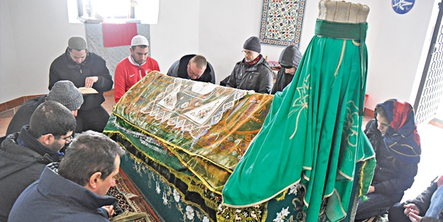 Macar asıllı Müslümanlardan Başbakan Erdoğan’a dualı destek