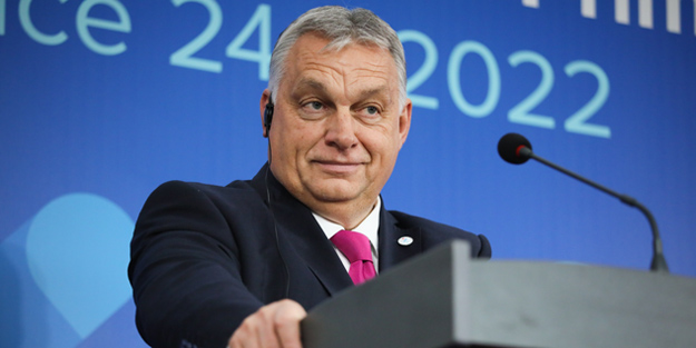 Macaristan Başbakanı Orban, AP'deki yolsuzluk iddialarıyla bölge dalga geçti! 'Günaydın'