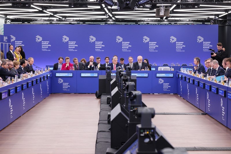 Macaristan başbakanı Orban: Avrupa tehlikede! Avrupalı devlet başkanlarının yüzüne bakarak söyledi