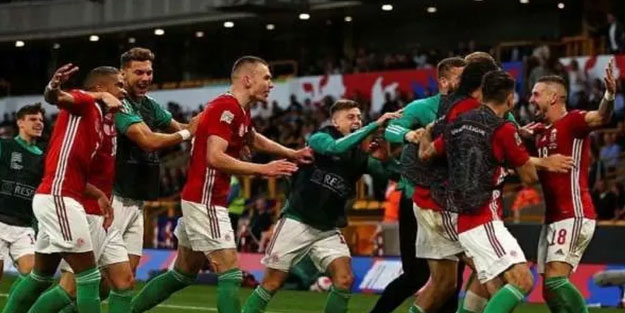 Macaristan, İngiltere'yi ezdi