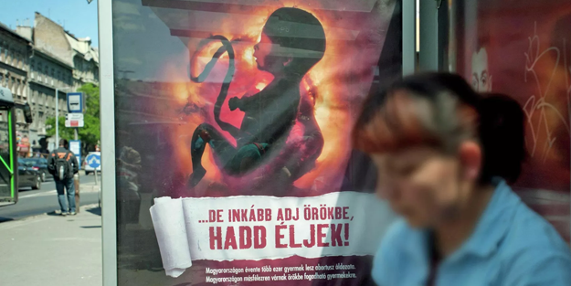 Macaristan'da kürtaja erişimi zorlaştırılıyor: Kadına 'bebeğin kalp atışlarını' dinleme mecburiyeti
