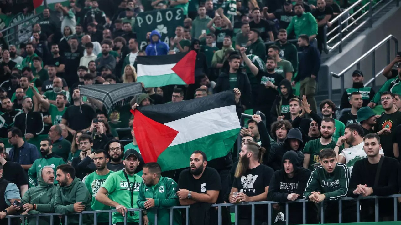 Maccabi Tel Aviv'e Yunanistan'da büyük şok! Dikkat çeken Filistin pankartı