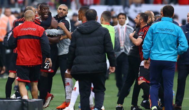 Maçı bırakan Florentin Pogba: Ben ödlek bir insan değilim!