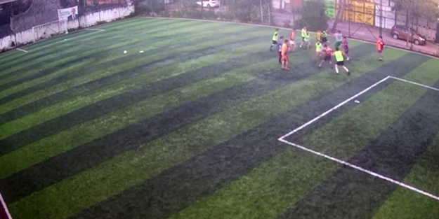 Maçı bırakıp boksa başladılar